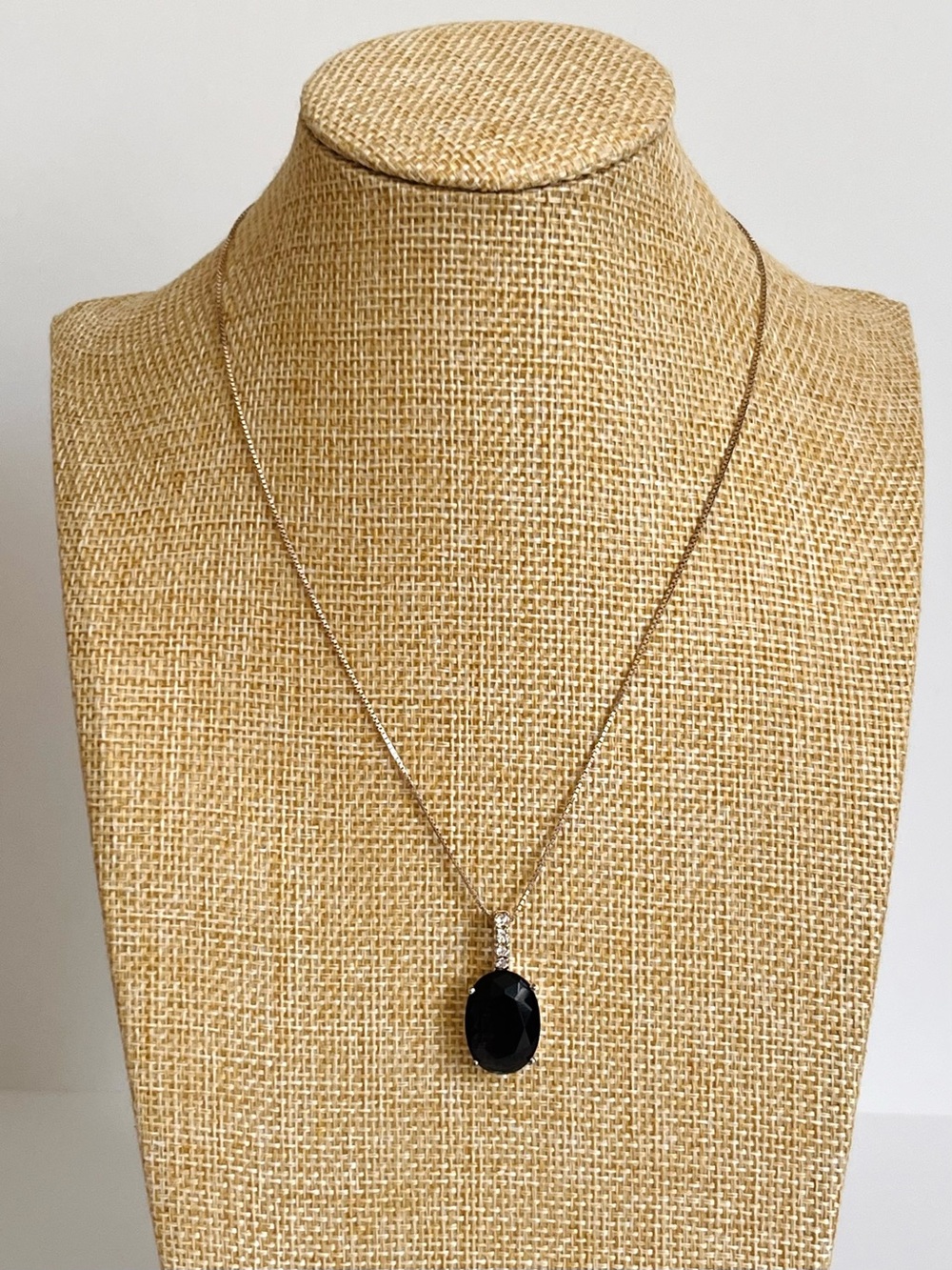 Elegant 925 Sterling Silver Necklace with Deep Faceted Stone Pendant